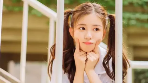 张雪捐款韩红基金